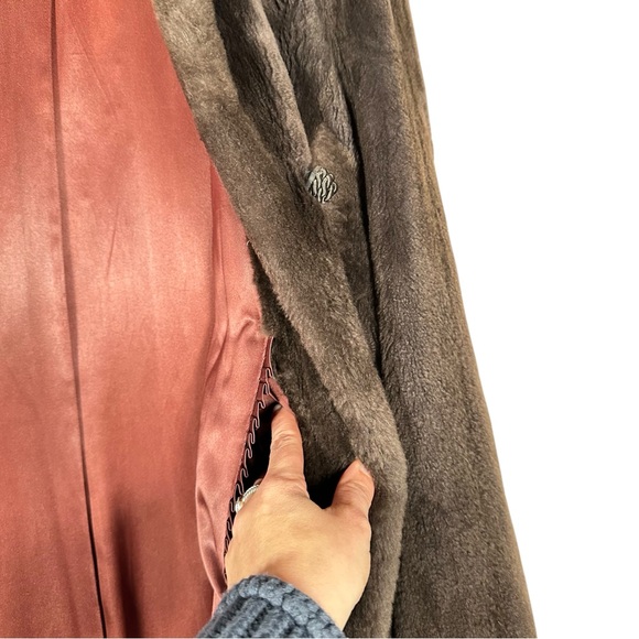 VINTAGE Soft Rabbit Fur Coat - Picture 8 of 10